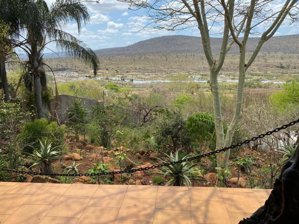Croc River Lodge Komatipoort Exterior photo